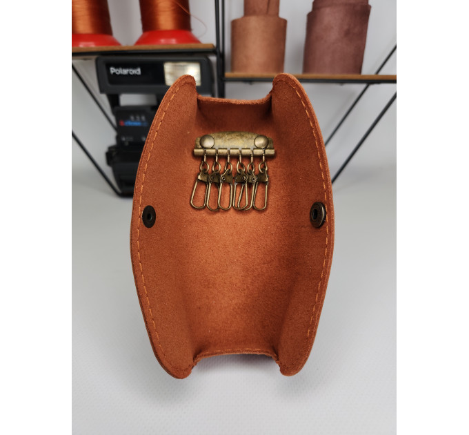 Ключниця з карабінами Крейзі Хорс матова Коньяк